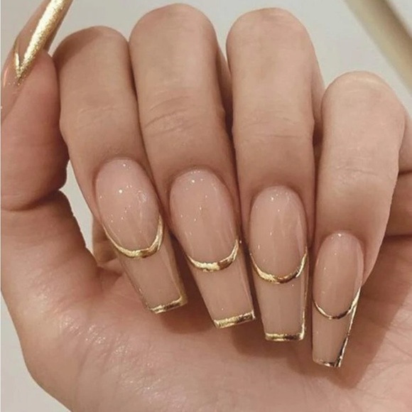 Rebellious Rose Other - 24pc Nail Set ❤️